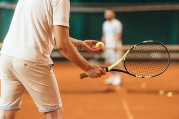 Particle view of man that is playing tennis