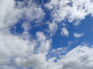 青空と白い雲
