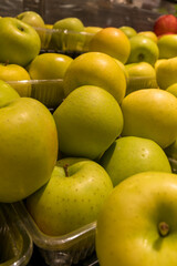 新鮮な青リンゴのクローズアップ