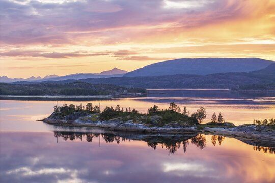 Islands at the Efjord, light mood, near Narvik, Tysfjord, Ofoten, Nordland, Norway