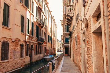ChatGPT сказал:

Venice, August 2025 – iconic views of St. Mark’s Basilica, Rialto Bridge, Grand Canal, Venetian nights, gondolas, and Carnival masks. Timeless beauty and culture in every shot.