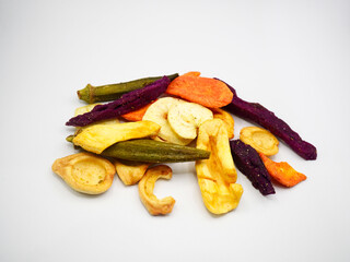 Close-up of crunchy fruit and vegetable chips in vibrant colors. Great for food photography, diet promotion, and clean eating lifestyle