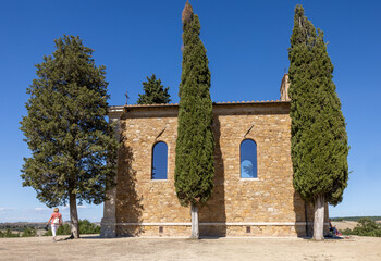 Obraz premium Capella Di Vitaleta in countryside between San Quirico and Pienza in Val d Orcia Tuscany. Italy