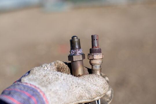 Photo of new and used lambda probes