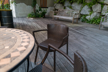 おしゃれなテラス席の風景