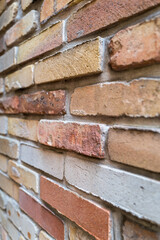 ビンテージ感のある赤レンガの壁面