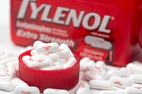 Tylenol pills most common painkillers and fever reducer medicine in America