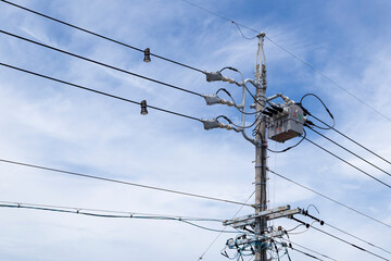 青空と電柱と電線