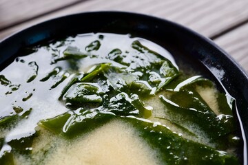 わかめの味噌汁のクローズアップ