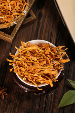 Fresh Dried Cordyceps Flower Origin Changbaishan Traditional Chinese Medicine Herbal Ingredient Bowl