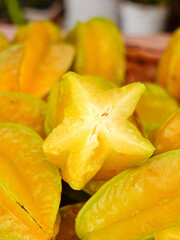 Fresh Yellow Star Fruit Slices with Natural Star Shape Cross-Section Display