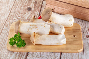 Asiam mushrooms raw eringi heap