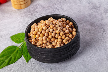 Raw dry chickpea in the bowl