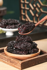 Shanbei Black Dried Jujube Dates in Wooden Bowl - Traditional Chinese Superfruit Display