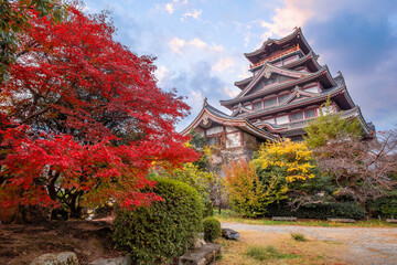 Naklejka premium Fushimi Momoyama Castle with beautiful foliage in autumn in Kyoto, Japan