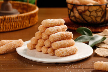 Traditional Chinese Rice Sticks with Sugar Coating - Authentic Asian Dessert with Bamboo Steamers