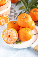 Fresh Seedless Yongquan Oranges from Yichang with Honey Sweet Flavor Late Autumn Harvest Alpine Citrus Fruit Display