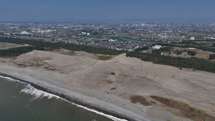 Obraz premium 中田島砂丘と浜松の街 - 静岡県浜松市