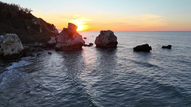 mare scogli tramonto puglia mare 