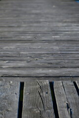 drewniany pomost © Justyna