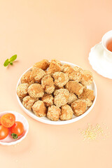 Guangxi Sesame Seed Balls Chinese Sweet Fried Dumplings Traditional Specialty Snack with Tea