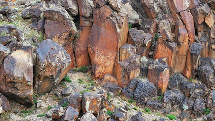 Rock paintings from the Gokturk period are found in the Bayanhongor province of Mongolia. The Gurvan Mandal rocks contain images of animals unique to the region, such as deer, camels, and sheep.