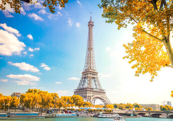 eiffel tour over Seine river