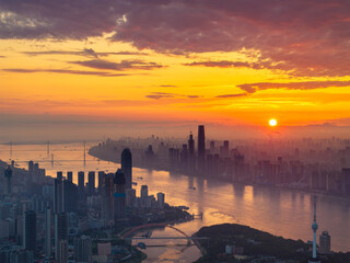 Naklejka premium Wuhan Summer City Skyline Sunrise Scenery