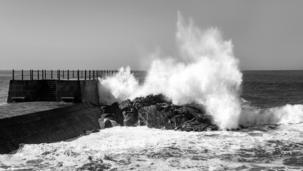 Impressive Breaking Wave The Granite