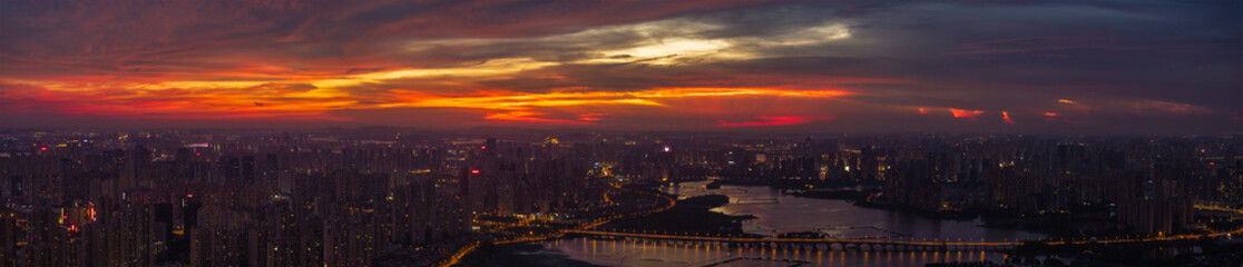 Fototapeta premium Wuhan Summer City Skyline Sunrise Scenery