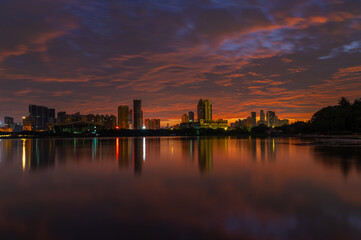 Fototapeta premium Wuhan Summer City Skyline Sunrise Scenery