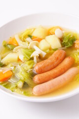 野菜スープとソーセージ　