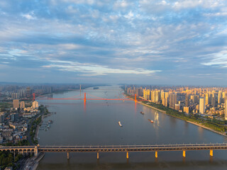 Naklejka premium Wuhan city landmark skyline scenery