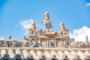 Obraz premium Rooftop sculptures of Xiaoxitian Temple in Xi County, Linfen, Shanxi