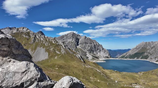 Vorarlberg, &Ouml;sterreich: Zeitraffer um Schesaplana und den L&uuml;nersee