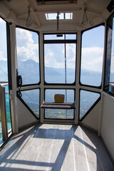 Kabine der Hochmuthseilbahn, Dorf Tirol