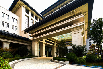 Commercial real estate gate appearance