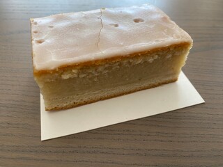 essen, kuchen, dessert, süss, weiß, isoliert, kuchen, cake, apfelkuchen, fruchtschecke, eierschecke,  zuckerguss, backwaren, brot, sandwich, brotzeit, scheibe, creme, praline, cheese, köstlich, braun,