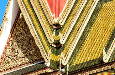 parejas de dragones coinciden en la conjunción de tejados