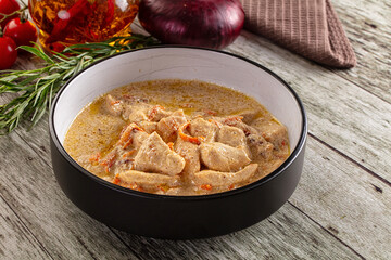 Roasted chicken fillet with cream sauce