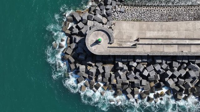 Paseo del Faro de Orio en Gipuzkoa, Euskadi