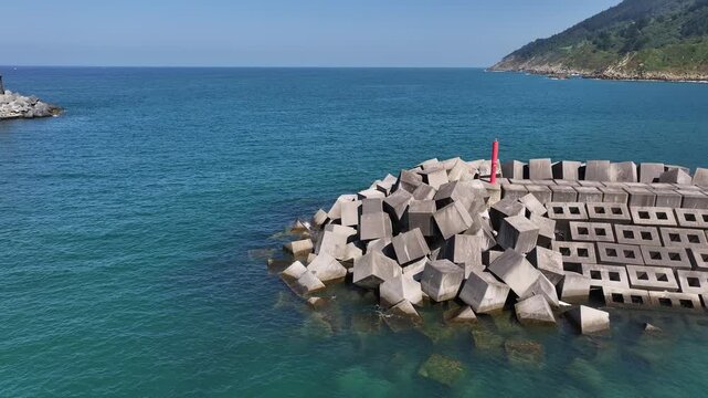 Paseo del Faro de Orio en Gipuzkoa, Euskadi