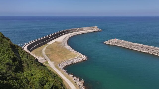 Paseo del Faro de Orio en Gipuzkoa, Euskadi