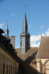 Clocher de l'Abbaye-Saint-Nicolas et de l'église à Verneuil sur Avre dans l'Eure.