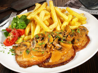 Original Hunter Cutlet with French Fries
