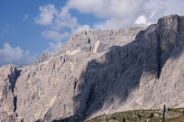 Cresta de montañas en los Alpes · Mountain ridge in the Alps · Gebirgskamm in den Alpen
