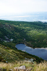 Urokliwe jeziorko w górach 