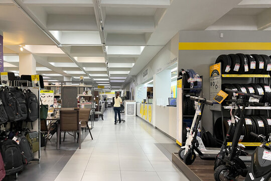 Interior of Coppel store, Coppel department store, BanCoppel, Afore Coppel, Agust&iacute;n Coppel Luken, Enrique Tamayo, Guadalajara, Jalisco, M&eacute;xico, December 2, 2024. Elektra, electra, sears, liverpool.