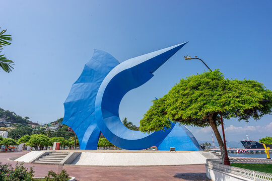 Downtown of manzanillo colima with its monumental sculpture of the blue sailfish. marlin, Manzanillo, Colima, Mexico, November 2, 2024. Enrique Carbajal Gonz&aacute;lez, Sebasti&aacute;n.