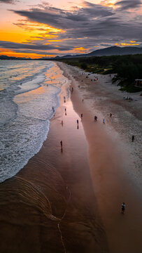Lual Praia Lua Cheia Fim De Tarde Crep&uacute;sculo Mo&ccedil;ambique Floripa Florian&oacute;polis Santa Catarina Brasil Mar Areia Horizonte C&eacute;u Azul Paisagem Tropical Destino Tur&iacute;stico Noite Romance Natureza Beira-mar